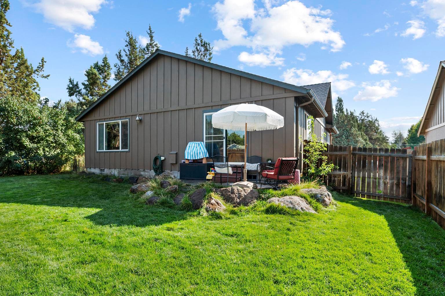 Photo of 2679 SW Salmon Avenue 32 of 38
