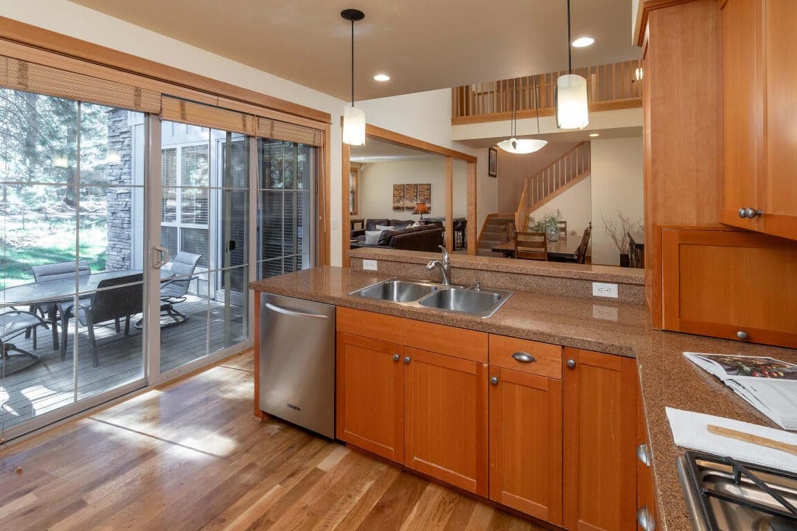 Photo of 57111 Fremont Drive 7 of 22