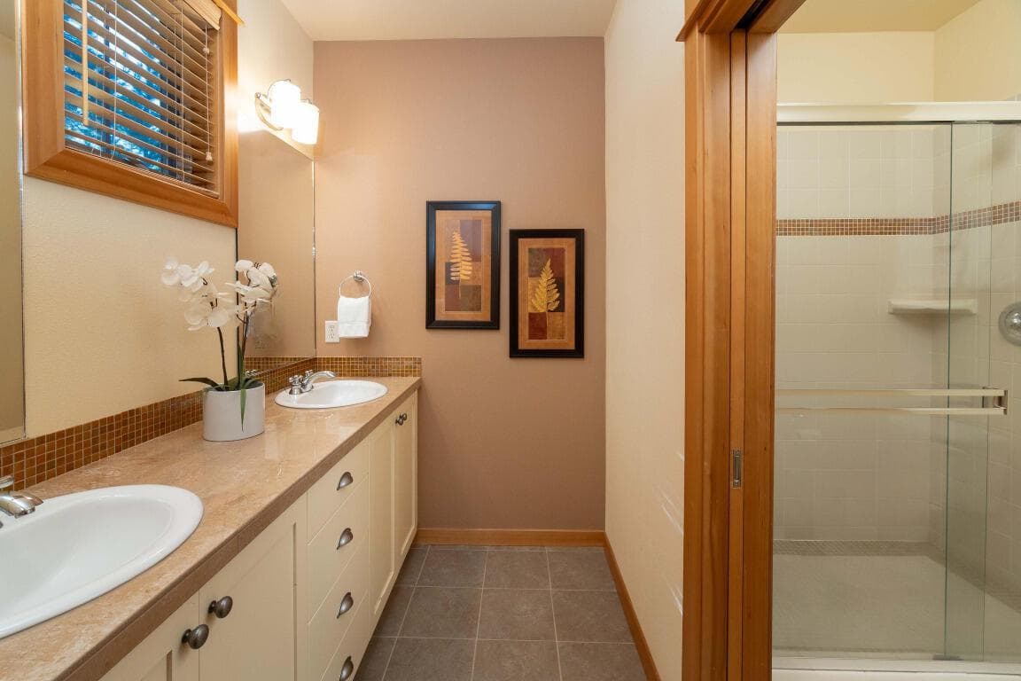 Photo of 57111 Fremont Drive 12 of 22