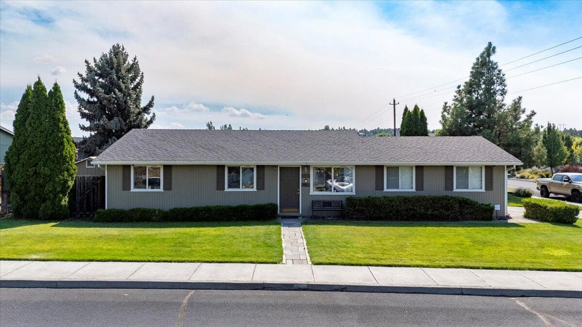 Photo of 1712 35th 1 of 26