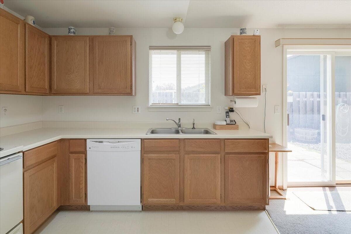 Photo of 1712 SW 35th Street 10 of 26