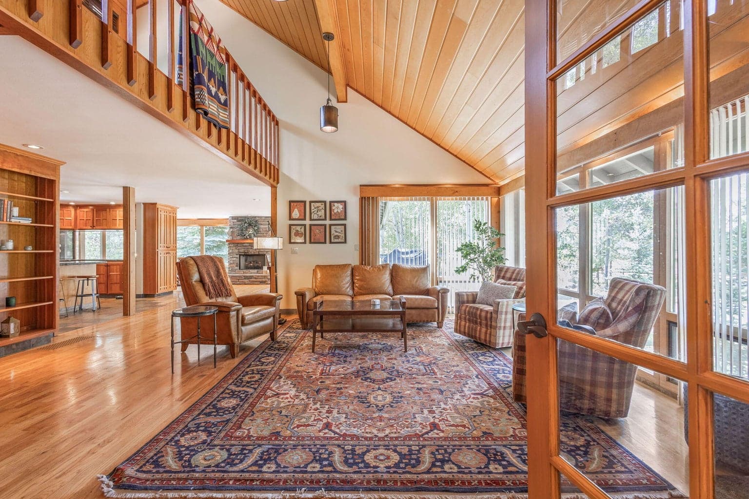 Photo of 56835 Deschutes Lane 5 of 48