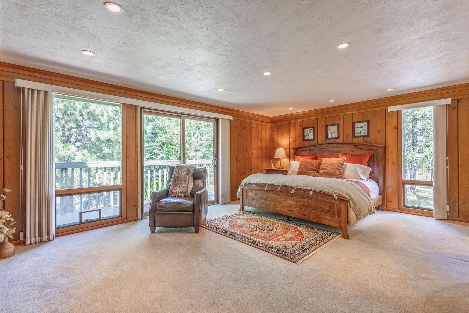 Photo of 56835 Deschutes Lane 17 of 48