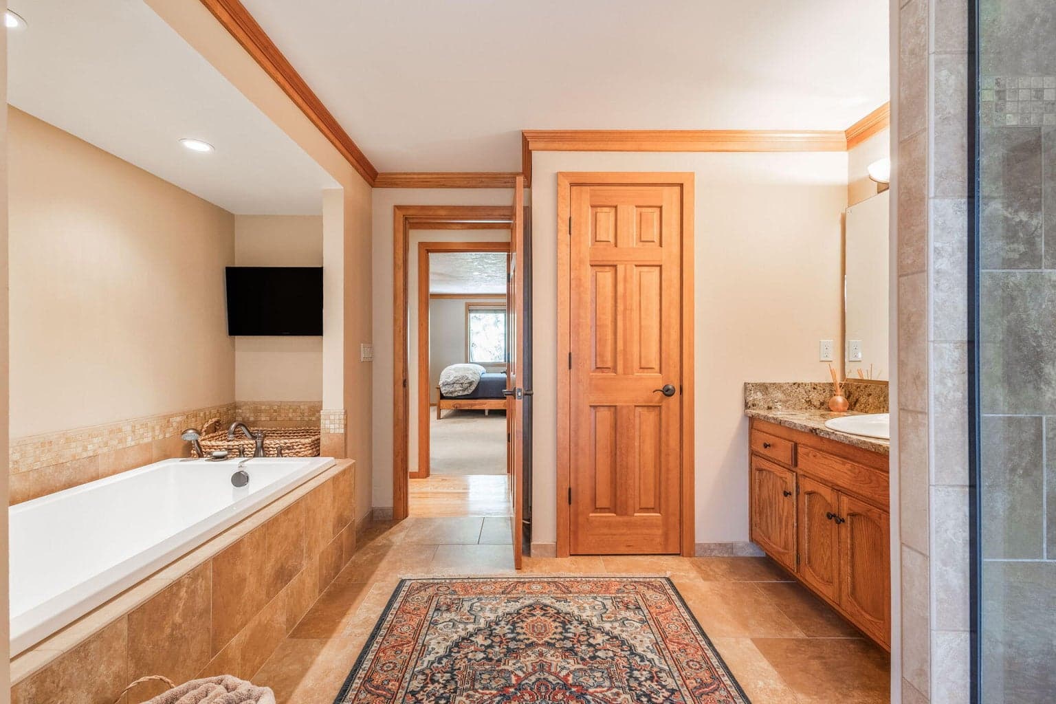 Photo of 56835 Deschutes Lane 25 of 48