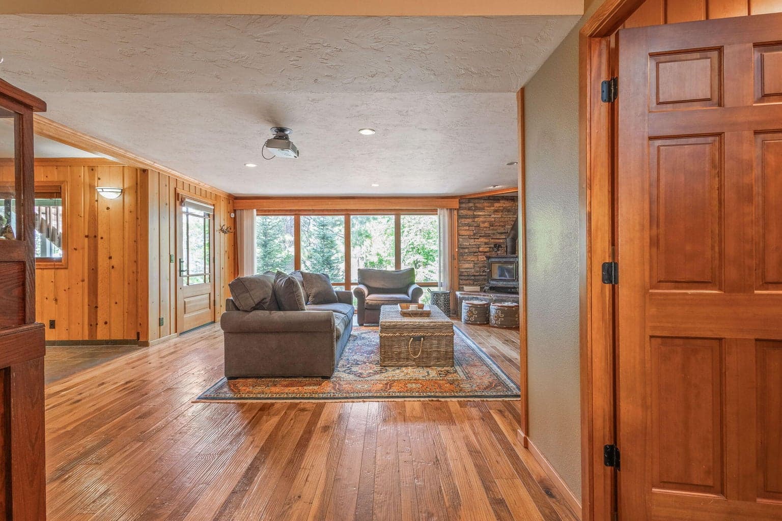 Photo of 56835 Deschutes Lane 30 of 48
