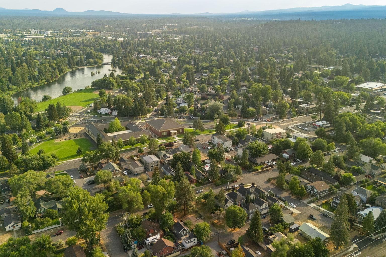 Photo of 720 NW Ogden Avenue 21 of 37