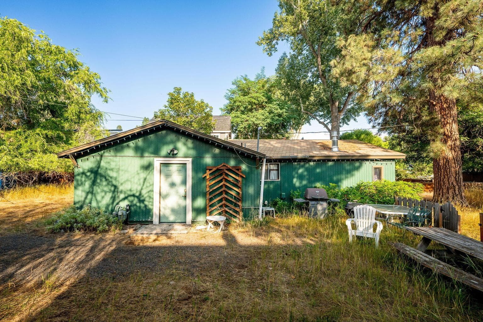Photo of 720 Ogden 2 of 37