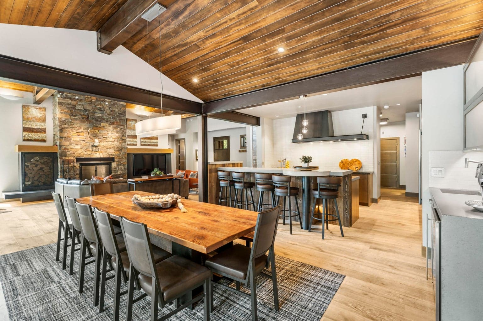 Exquisite custom mountain-modern home in Caldera Springs!