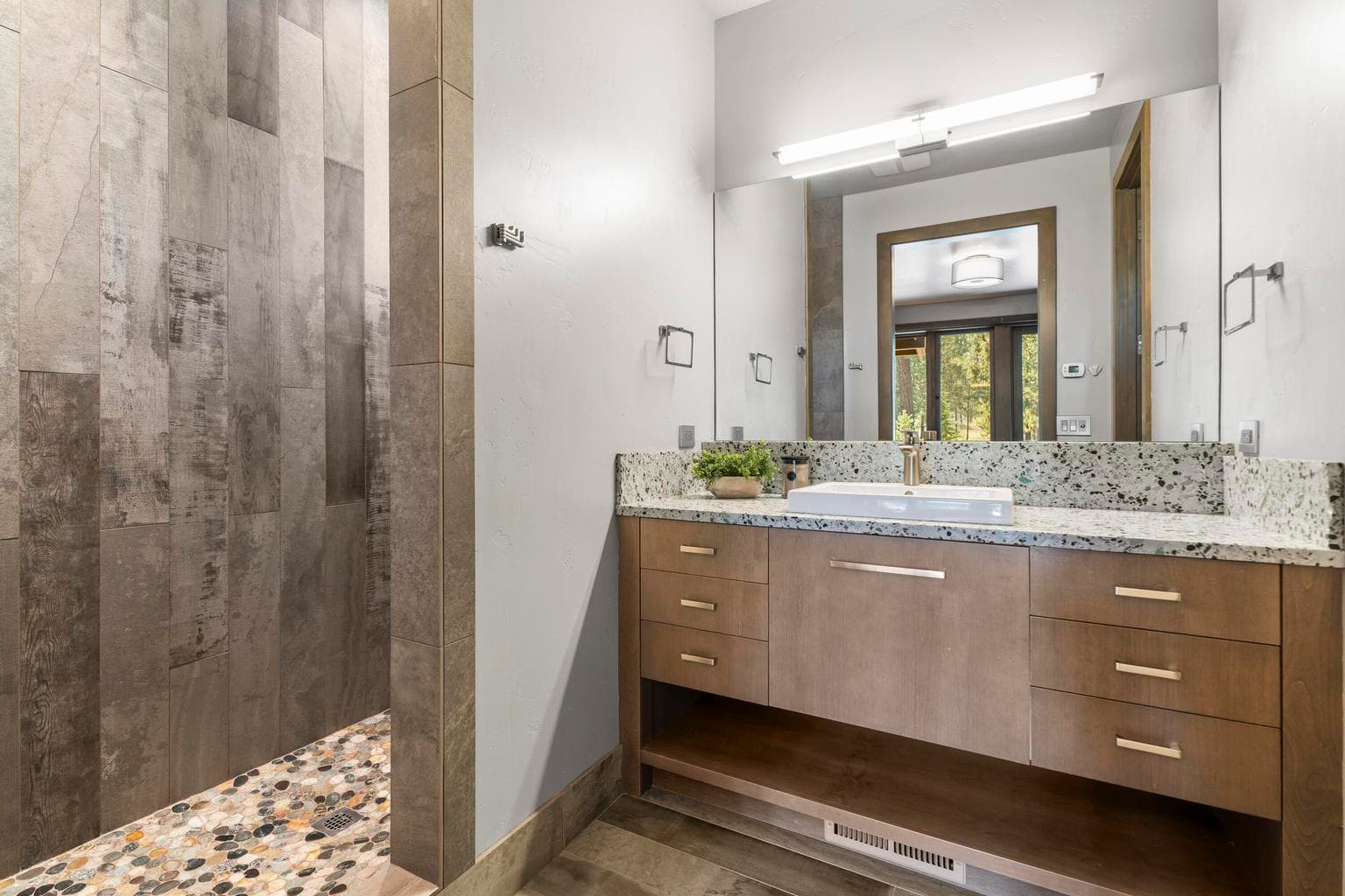 Photo of 56641 Sunstone Loop 36 of 62