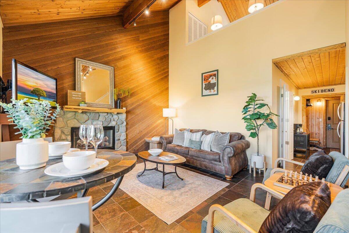 Photo of 18575 SW Century Drive 10 of 37