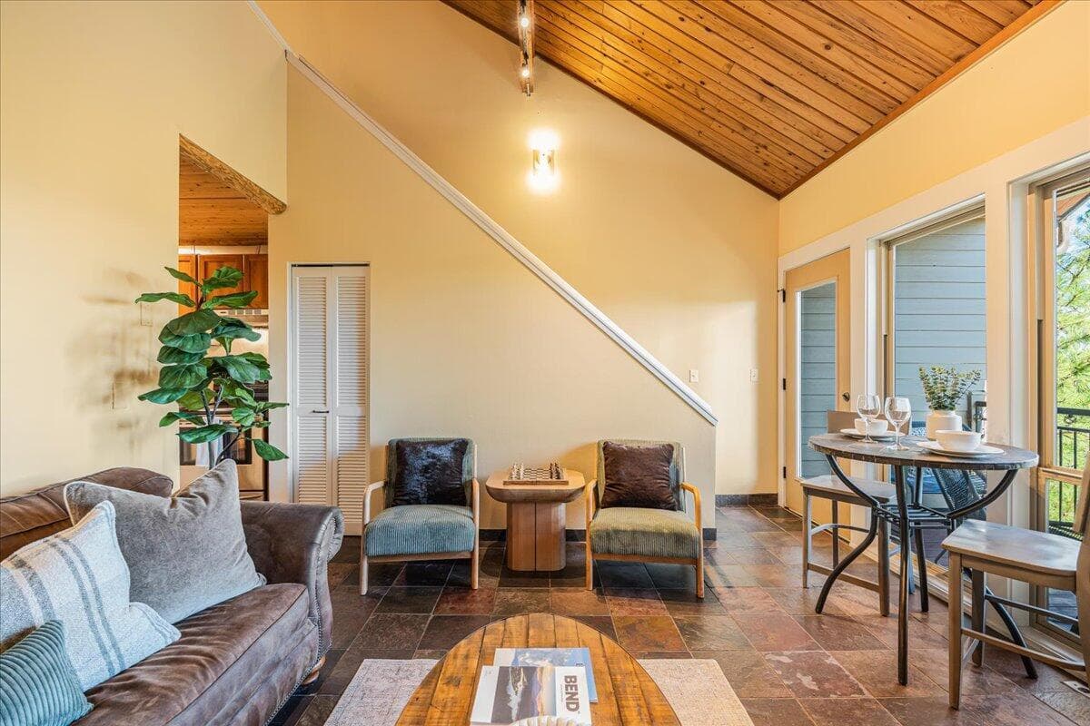 Photo of 18575 SW Century Drive 13 of 37