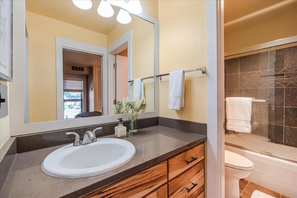 Photo of 18575 SW Century Drive 16 of 37