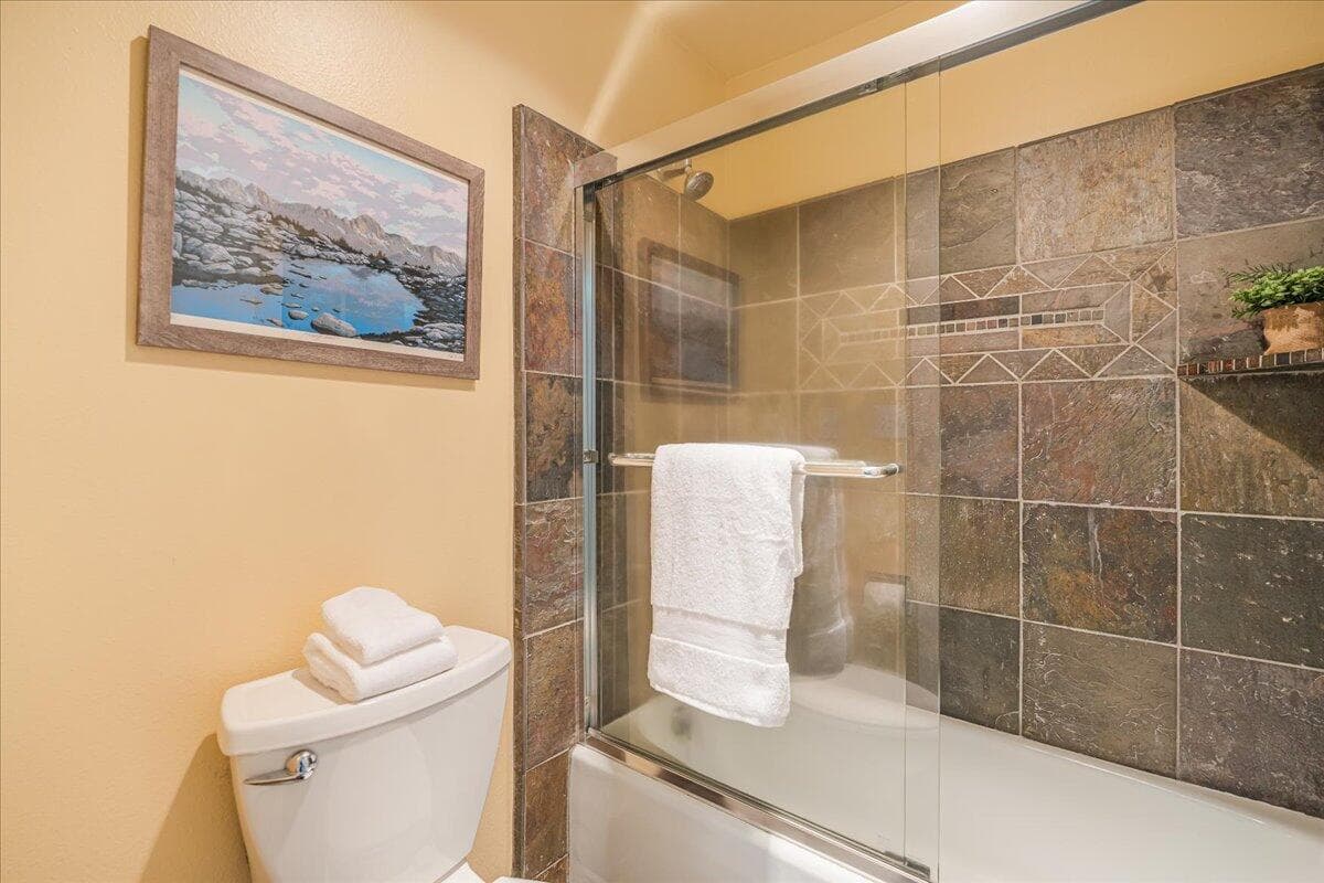 Photo of 18575 SW Century Drive 20 of 37