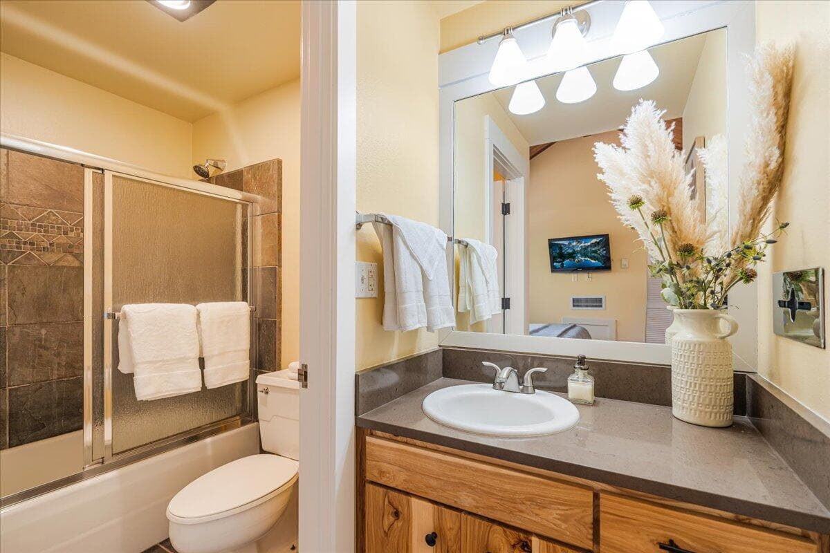 Photo of 18575 SW Century Drive 23 of 37