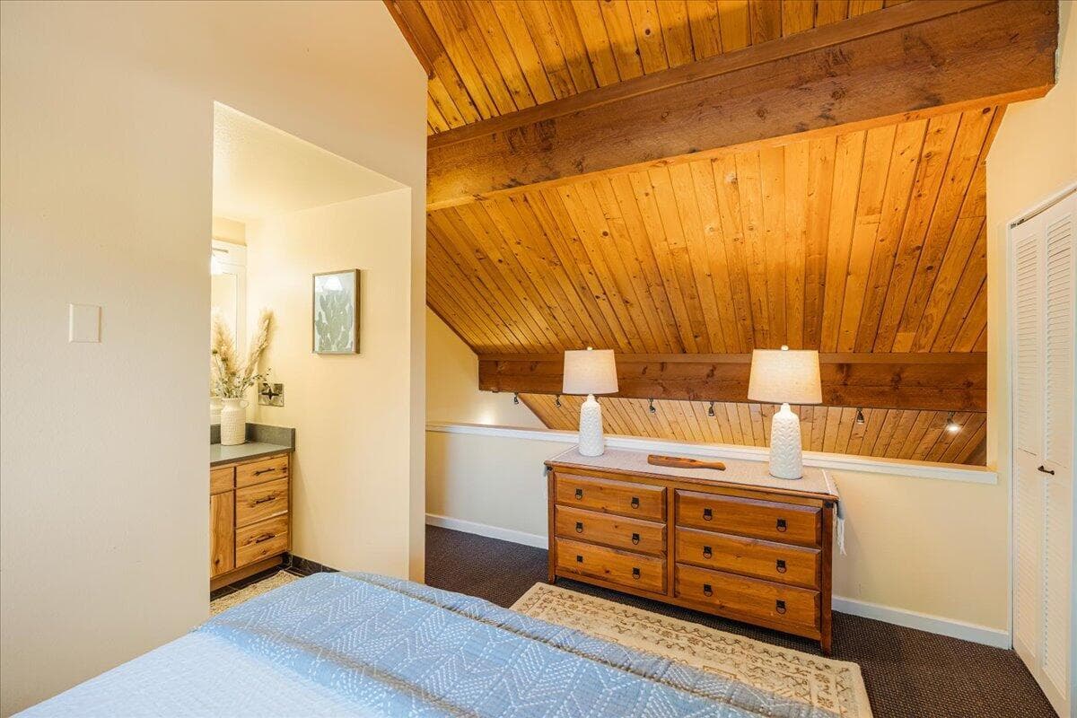 Photo of 18575 SW Century Drive 24 of 37