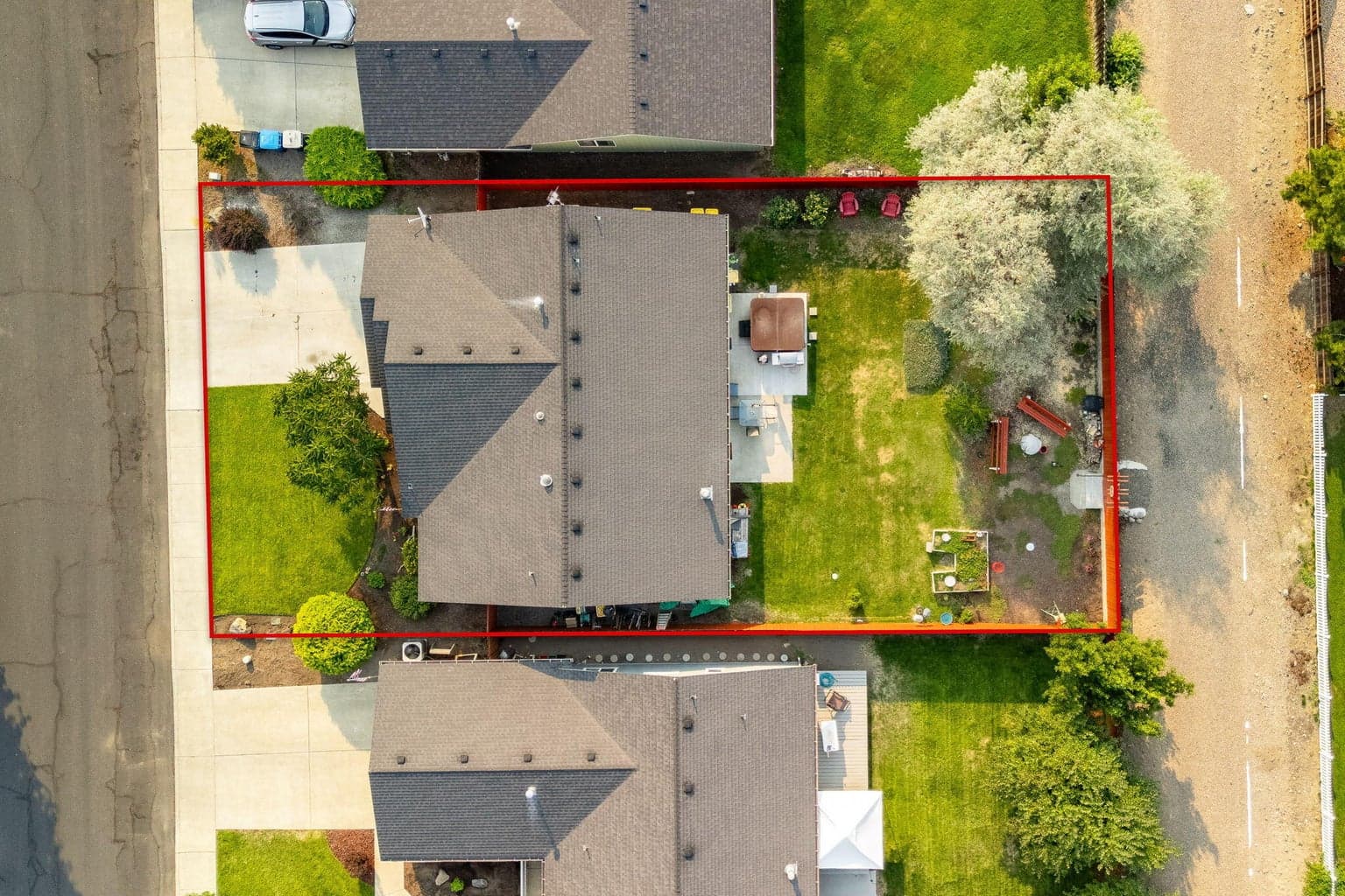 Photo of 735 NE Oak Place 9 of 34