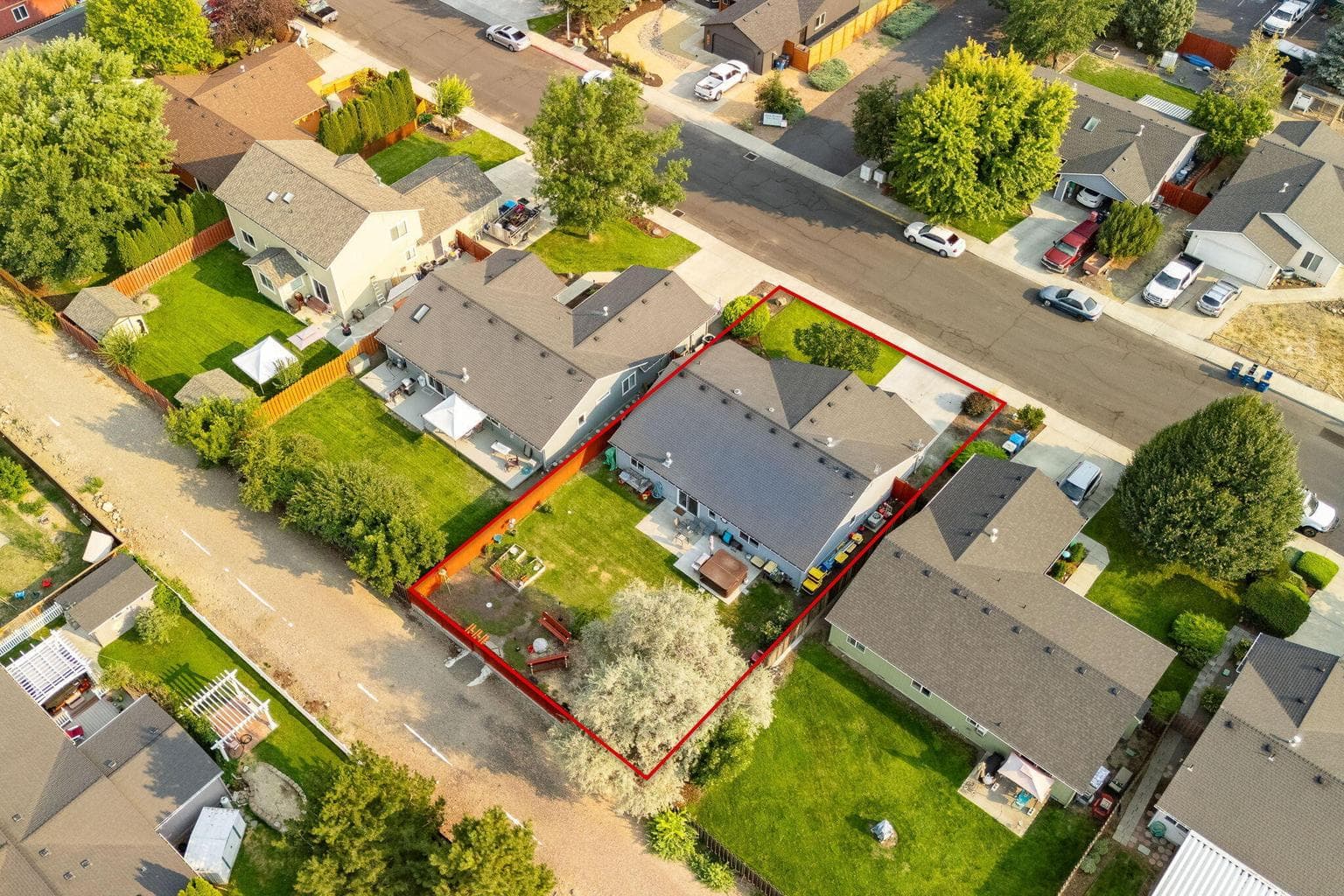 Photo of 735 NE Oak Place 12 of 34