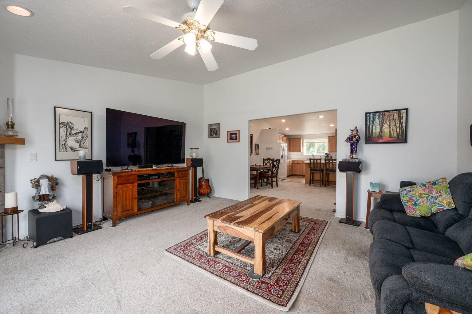 Photo of 735 NE Oak Place 17 of 34