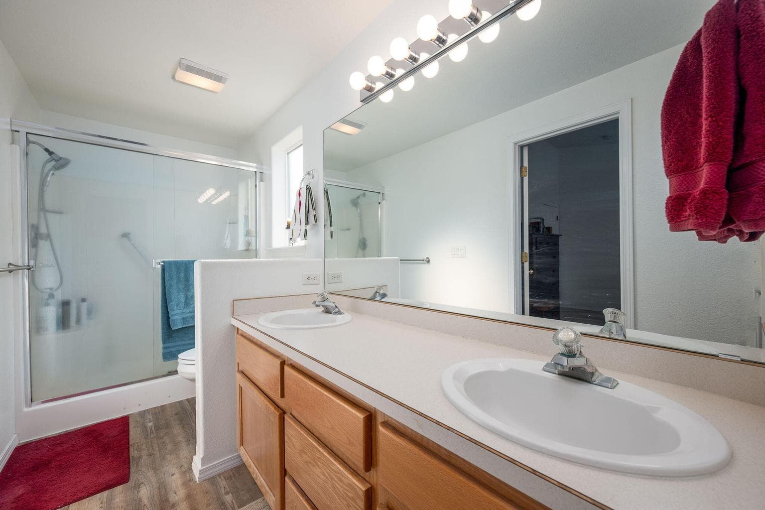 Photo of 735 NE Oak Place 21 of 34