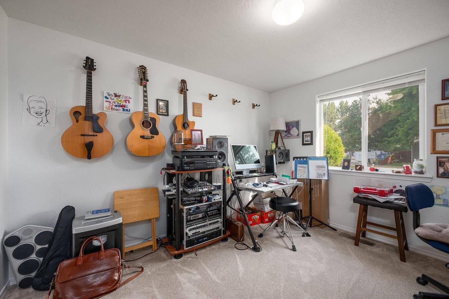 Photo of 735 NE Oak Place 22 of 34
