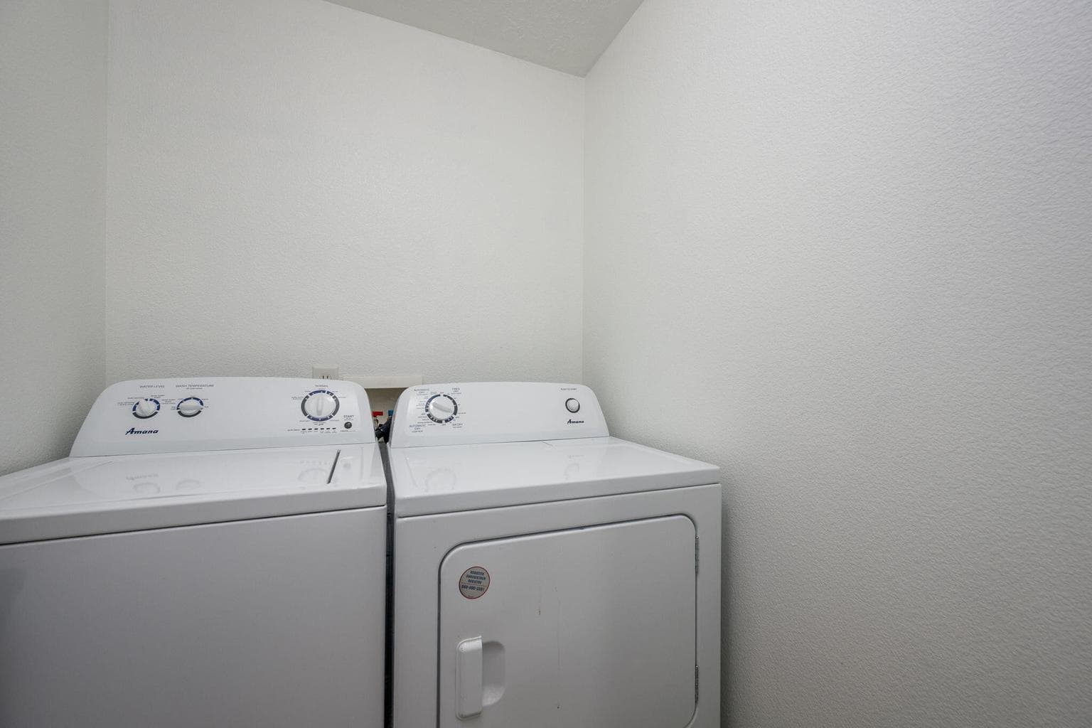 Photo of 735 NE Oak Place 27 of 34