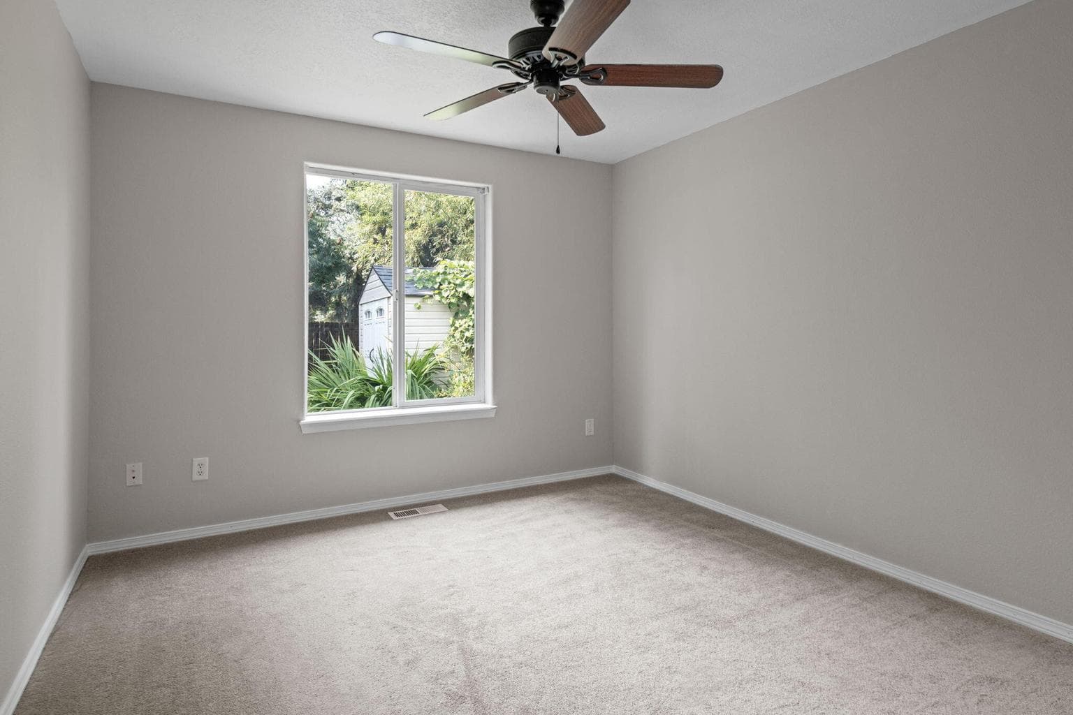 Photo of 1829 NE 7th Street 16 of 30