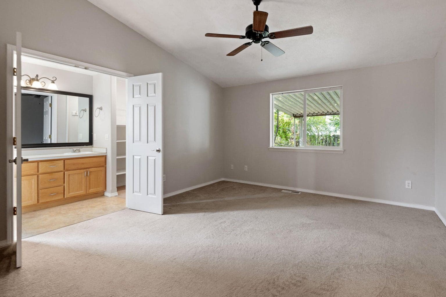 Photo of 1829 NE 7th Street 10 of 30