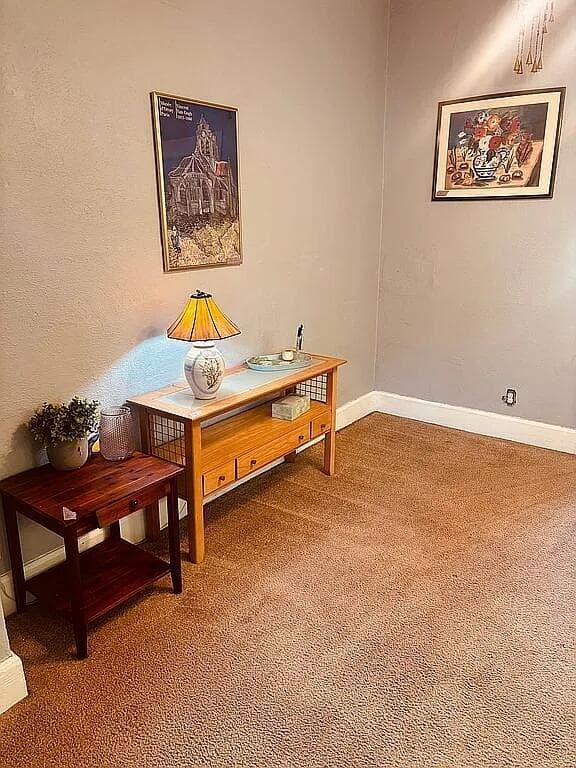 Photo of 2880 Lincoln 3 of 42