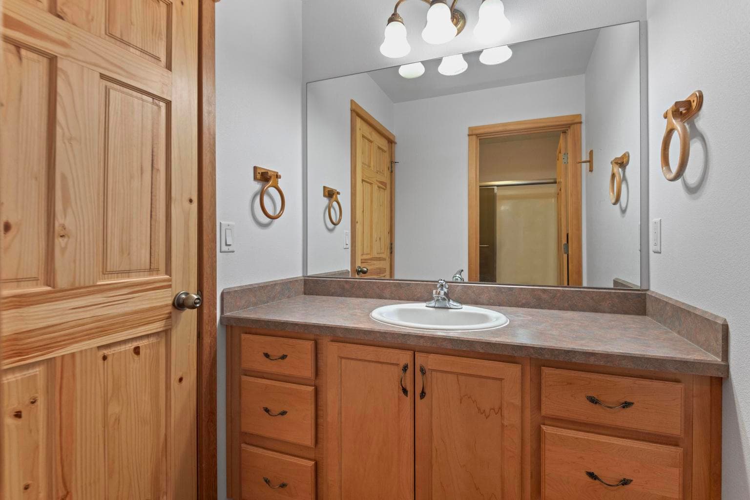 2nd Bathroom