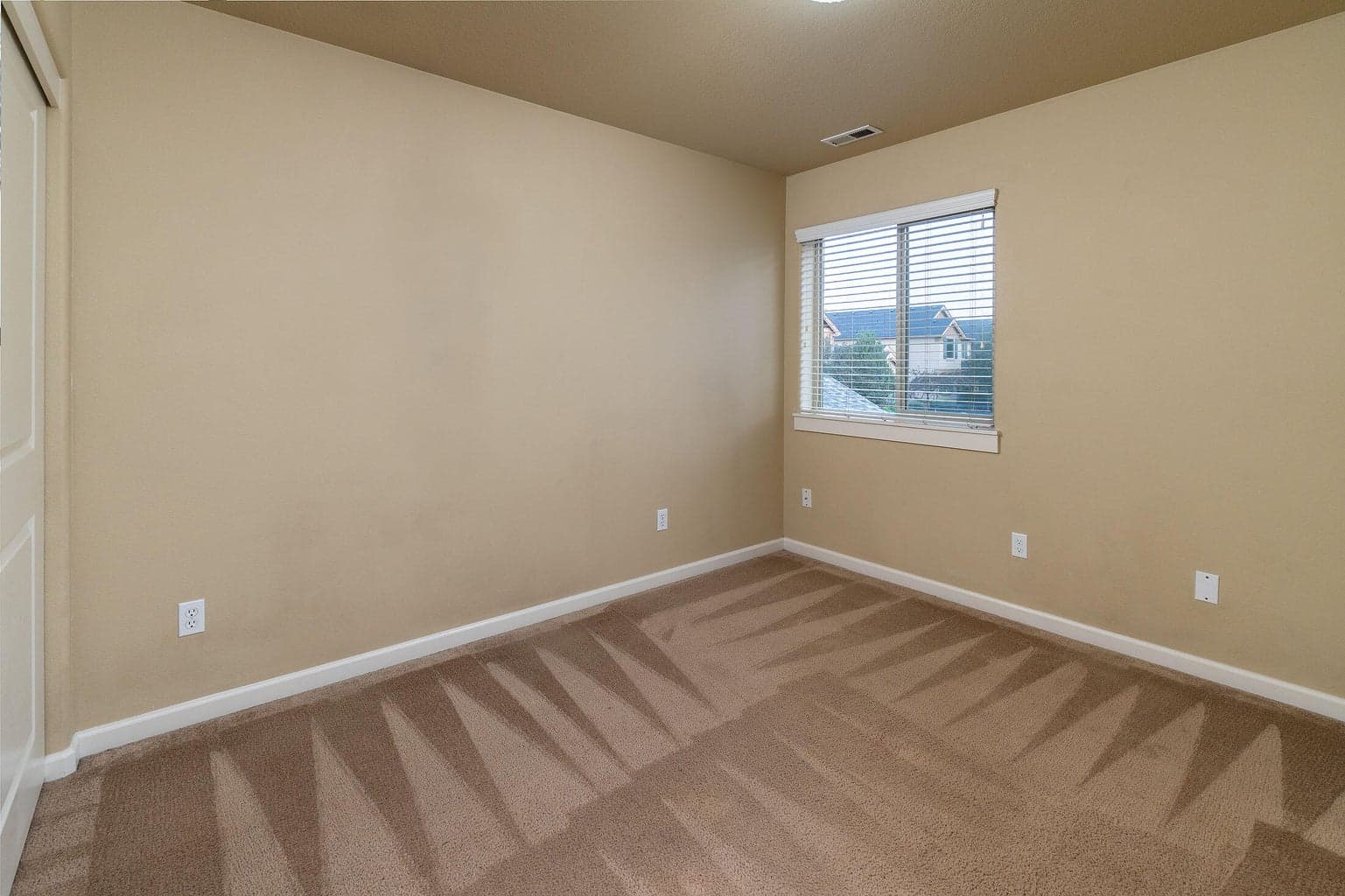 Photo of 2822 NW Elm Avenue 16 of 29
