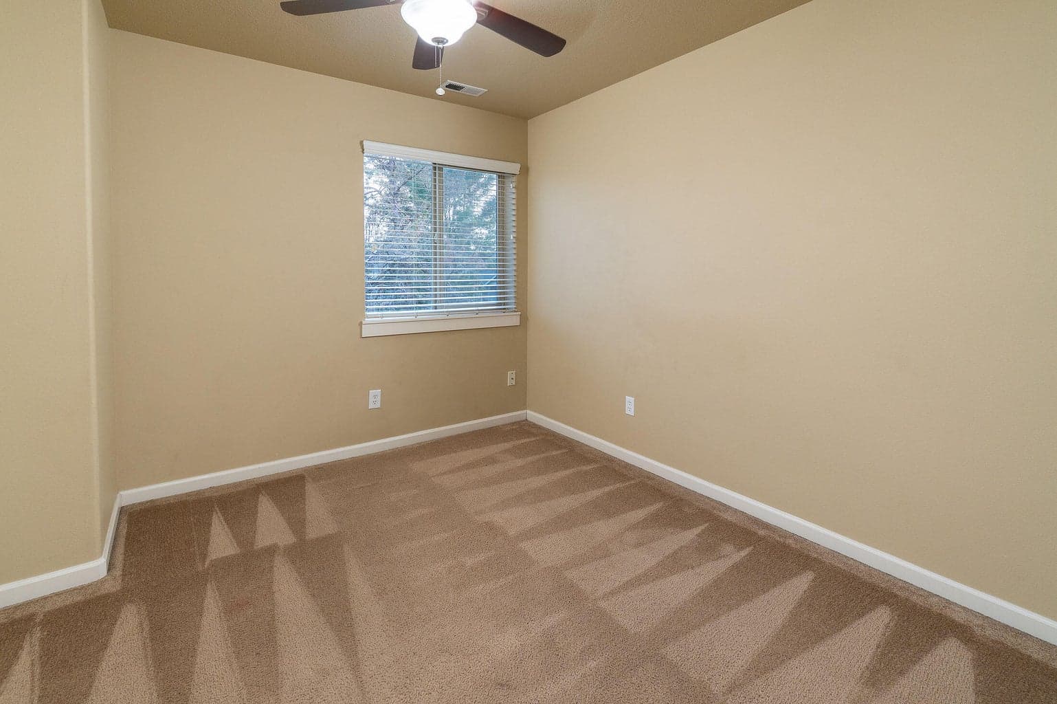 Photo of 2822 NW Elm Avenue 18 of 29