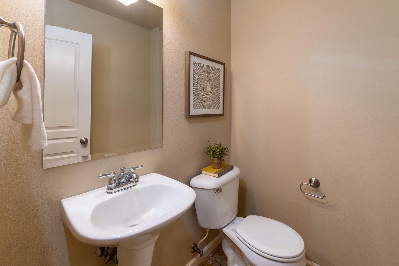 Photo of 2822 NW Elm Avenue 11 of 29