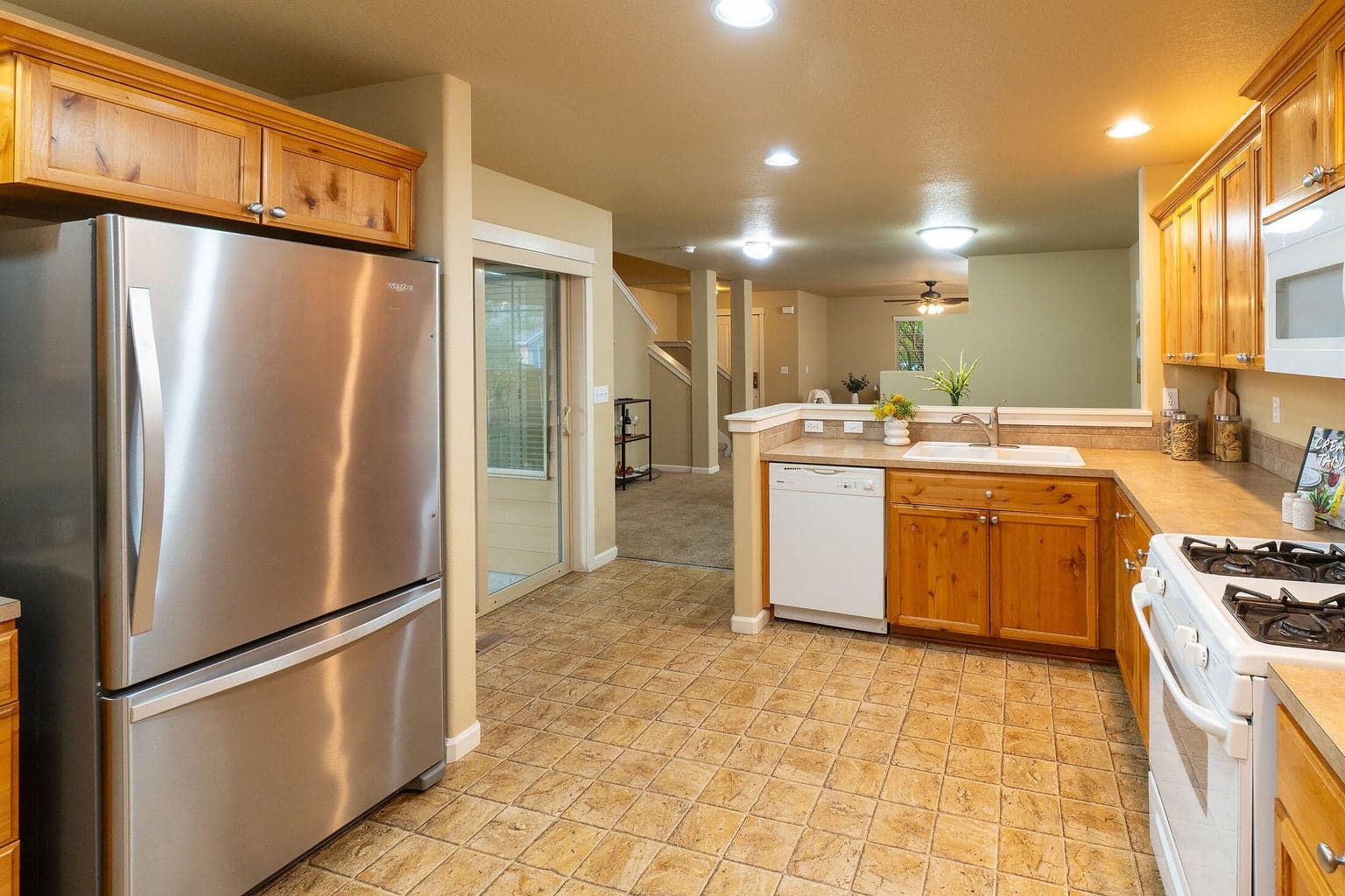 Photo of 2822 NW Elm Avenue 8 of 29