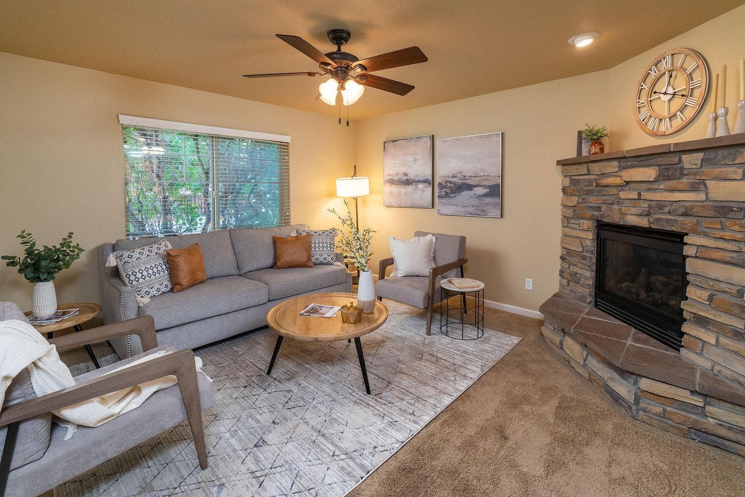 Photo of 2822 Elm 6 of 29