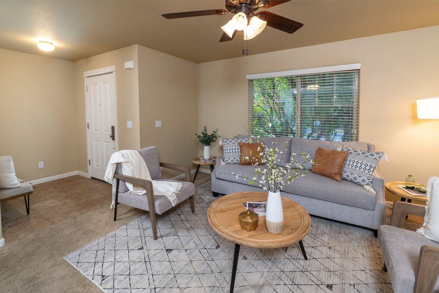 Photo of 2822 Elm 4 of 29