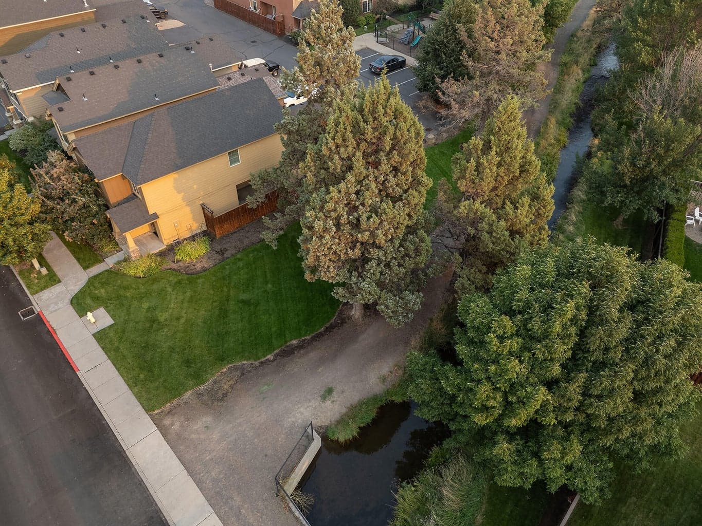 Photo of 2822 Elm 3 of 29