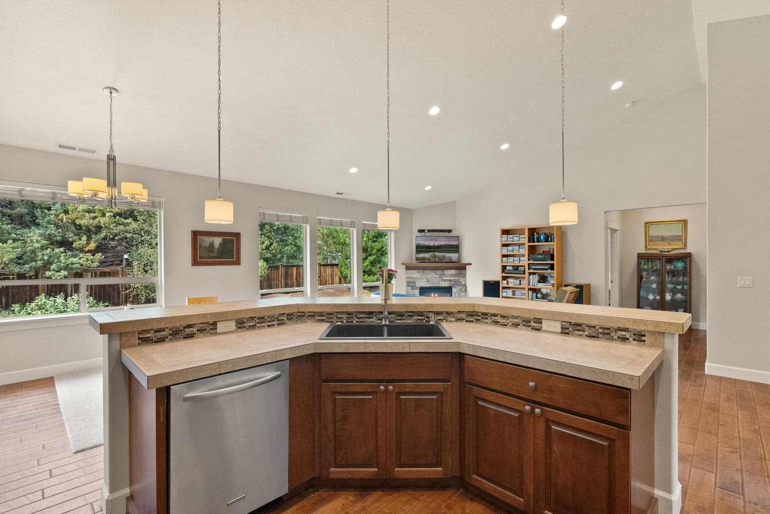 Photo of 61551 SE Baptist Way 11 of 38