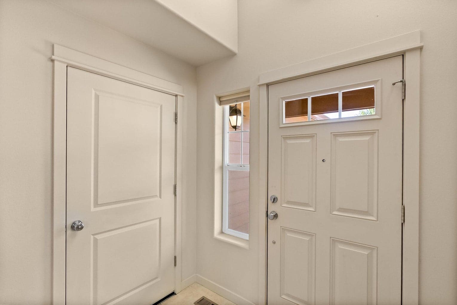 Photo of 2890 NE Jackdaw Drive 11 of 30