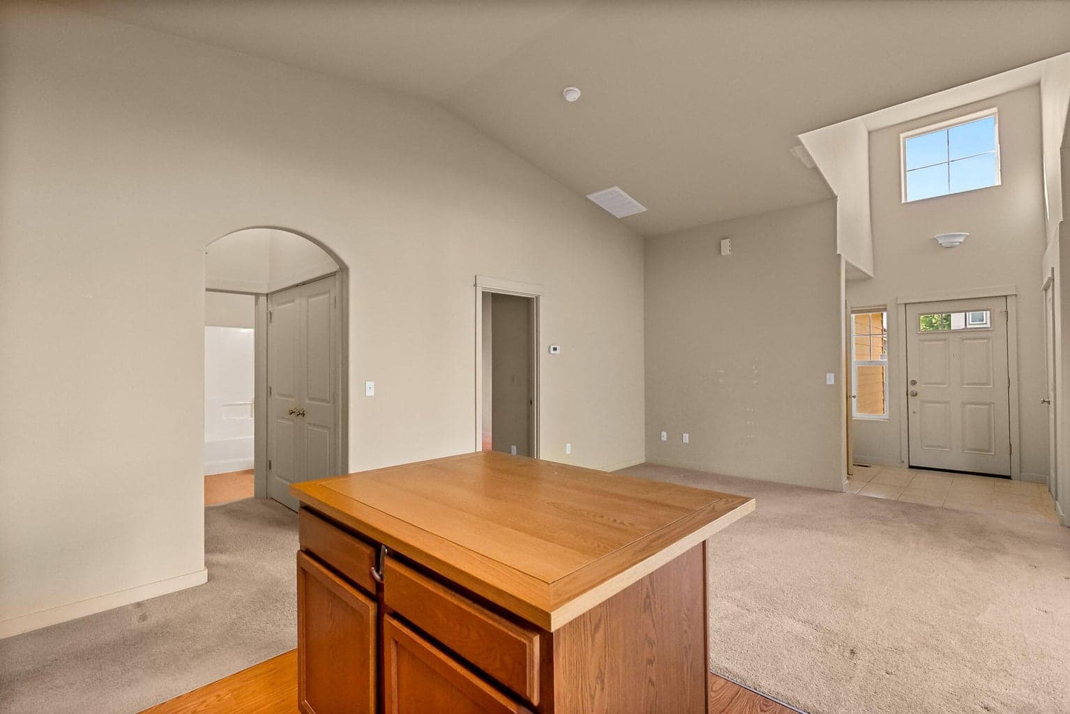 Photo of 2890 NE Jackdaw Drive 6 of 30