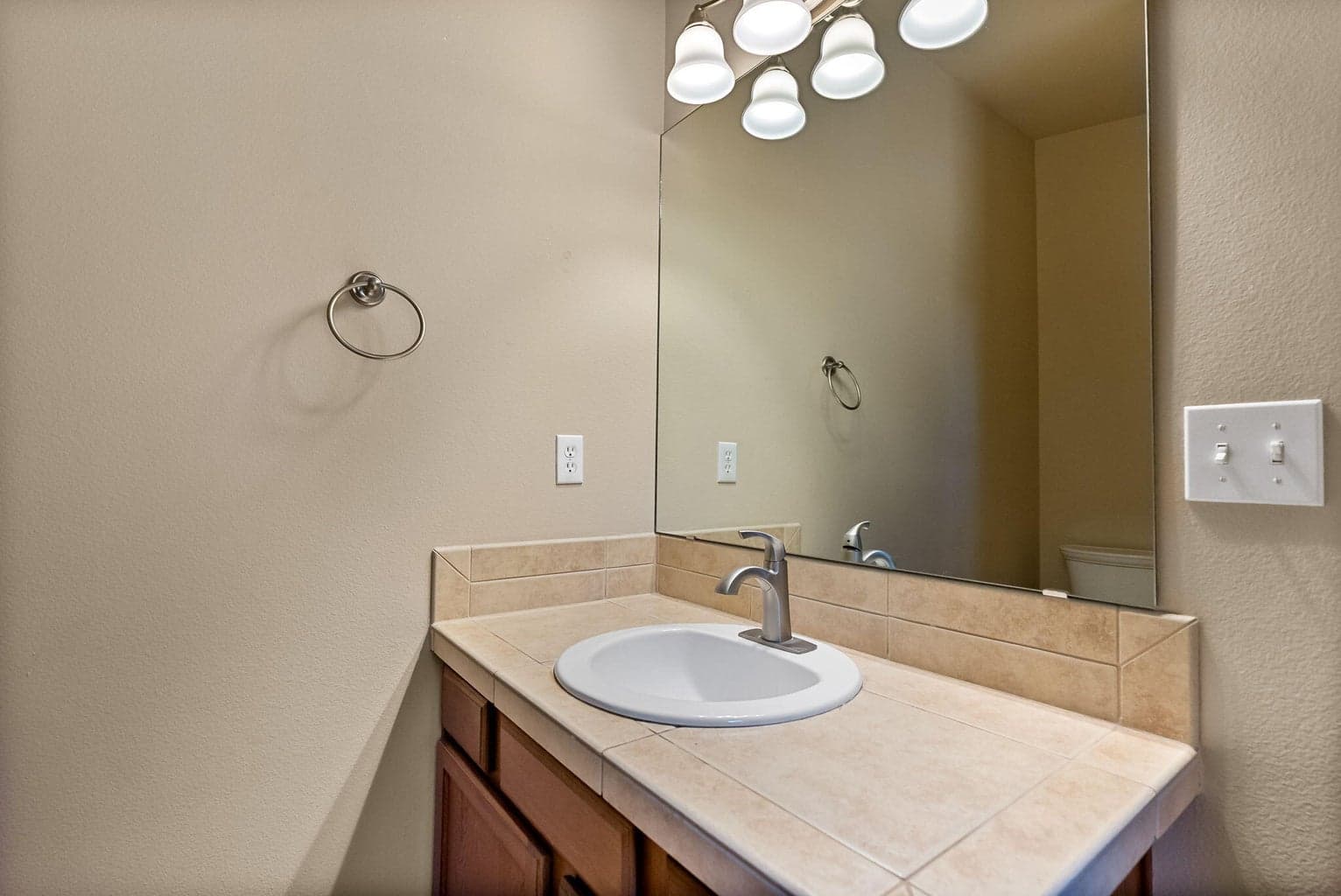 Photo of 2890 NE Jackdaw Drive 16 of 30