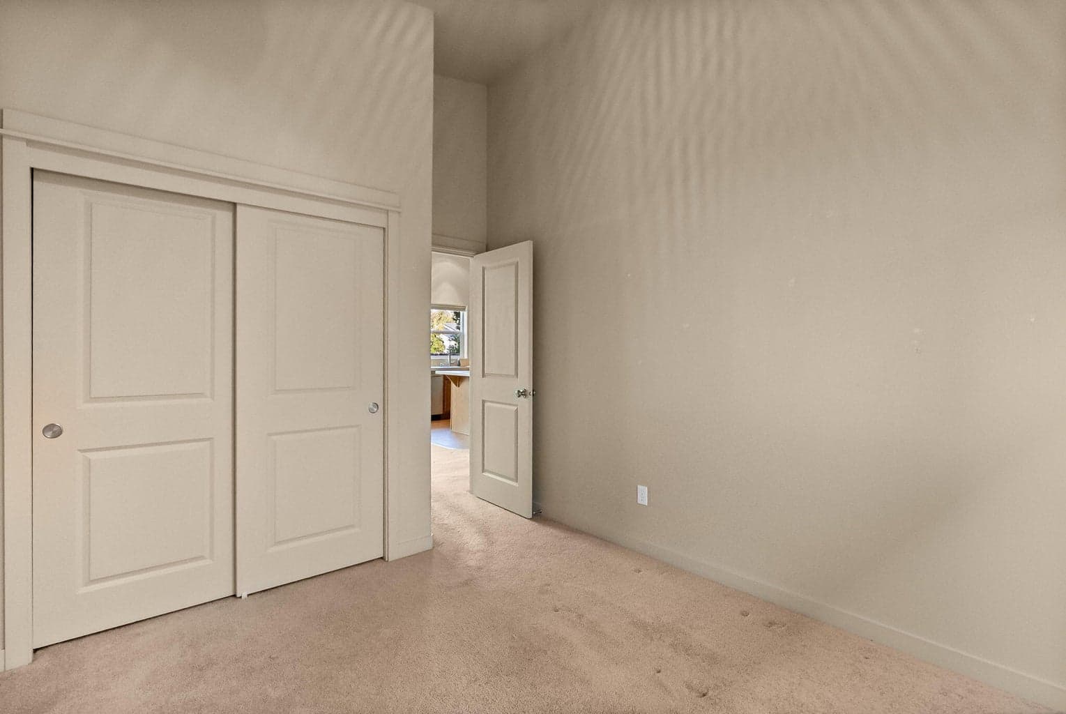 Photo of 2890 NE Jackdaw Drive 20 of 30