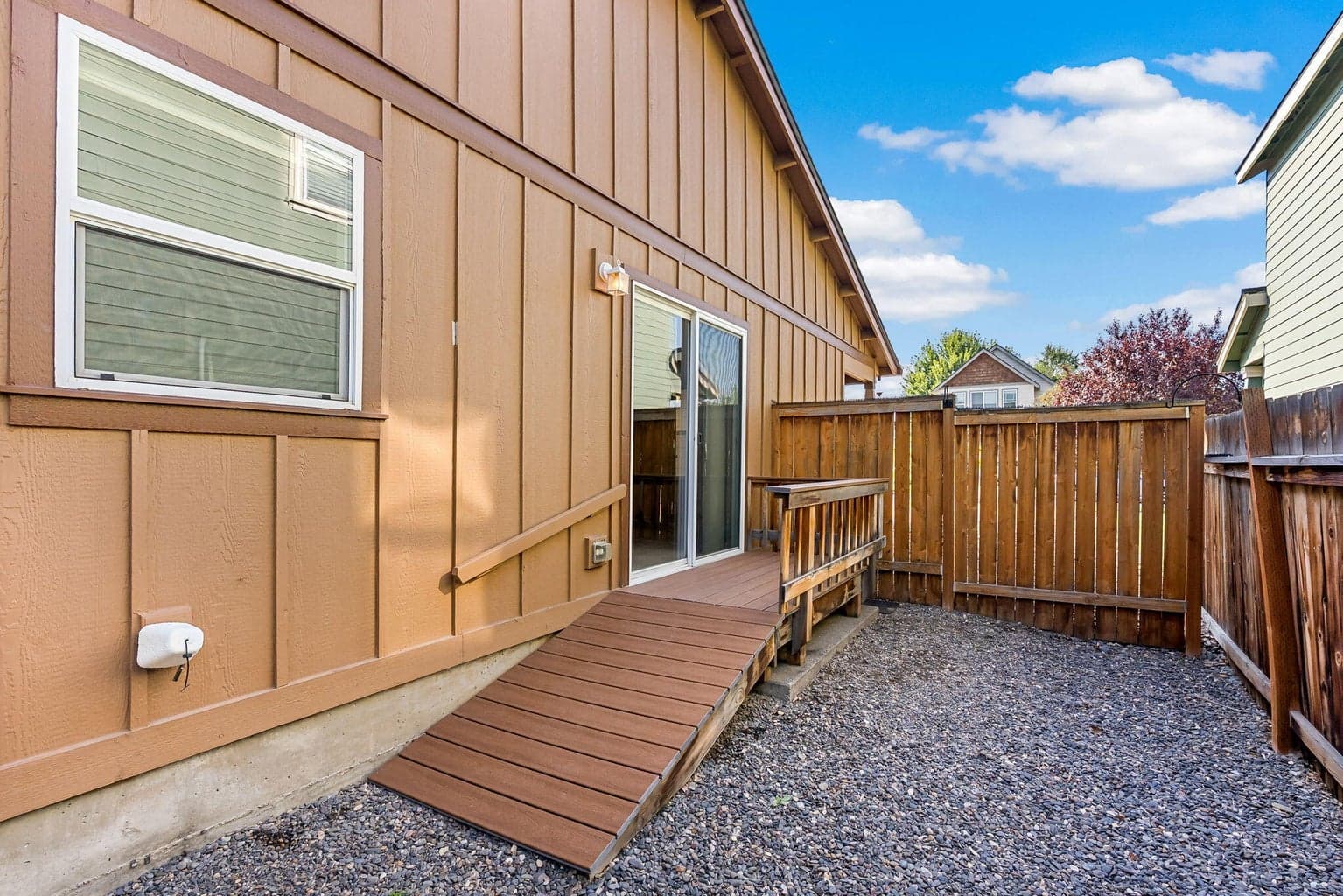 Photo of 2890 NE Jackdaw Drive 25 of 30