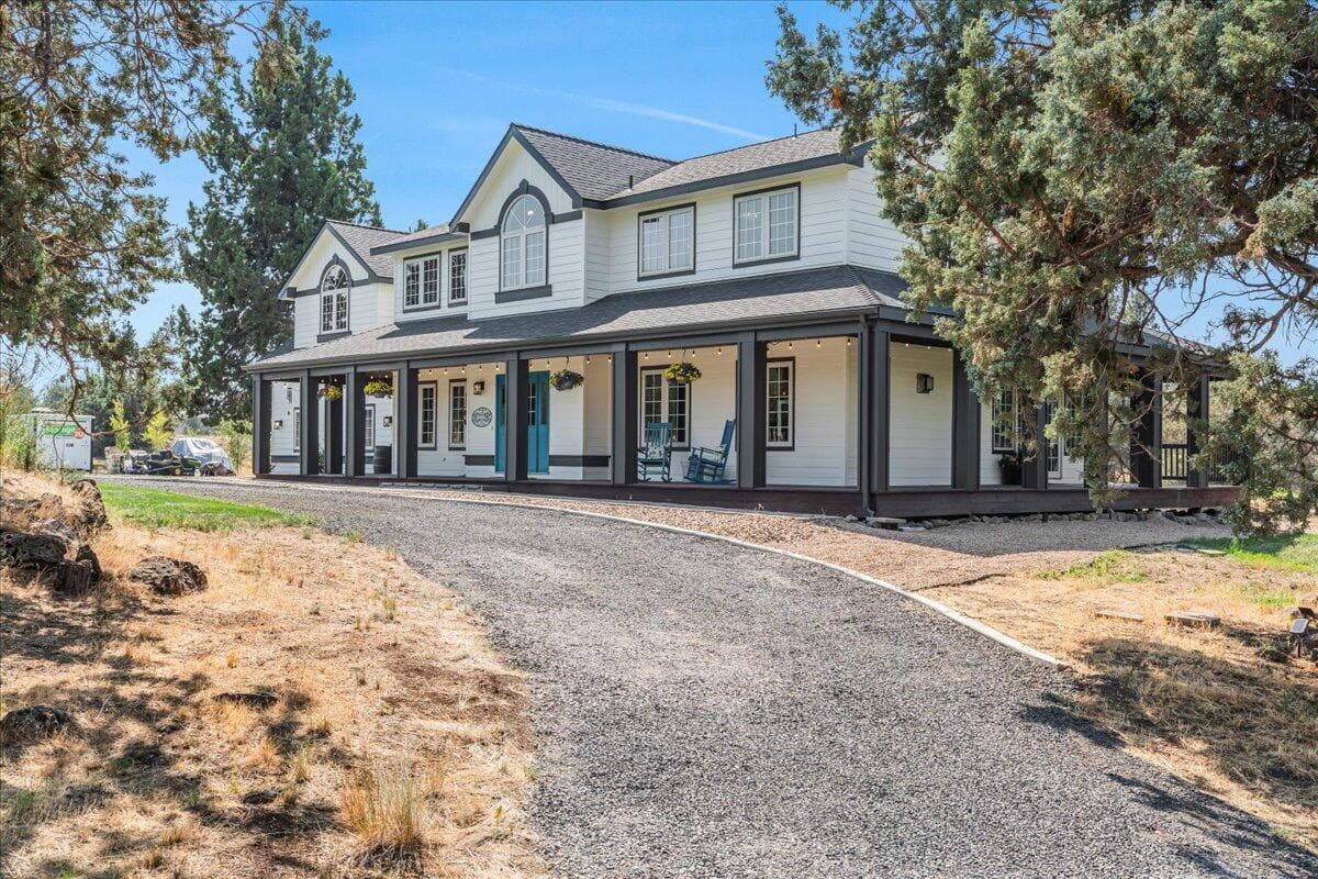 Circular driveway