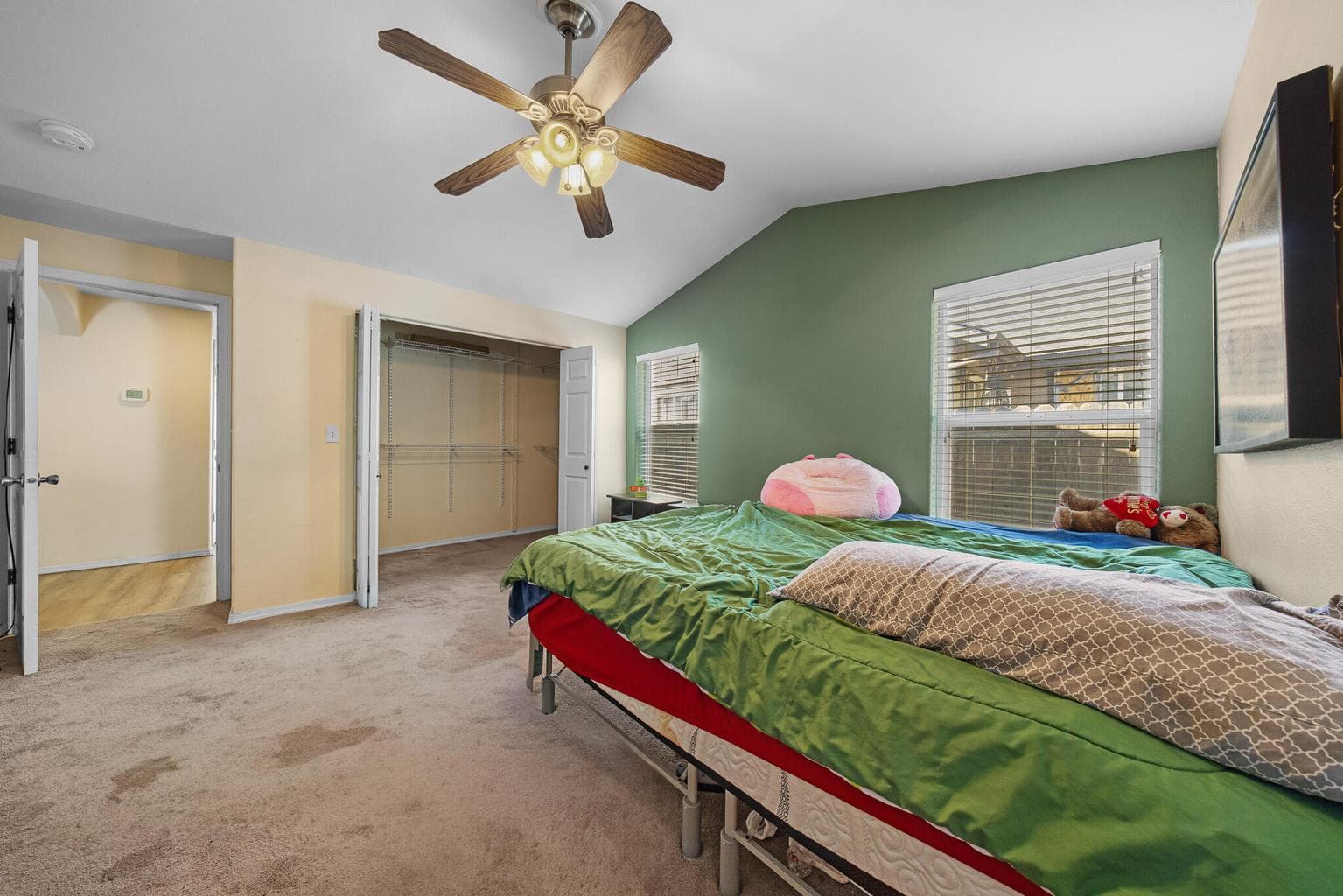 Photo of 202 NW 25th Street 14 of 18