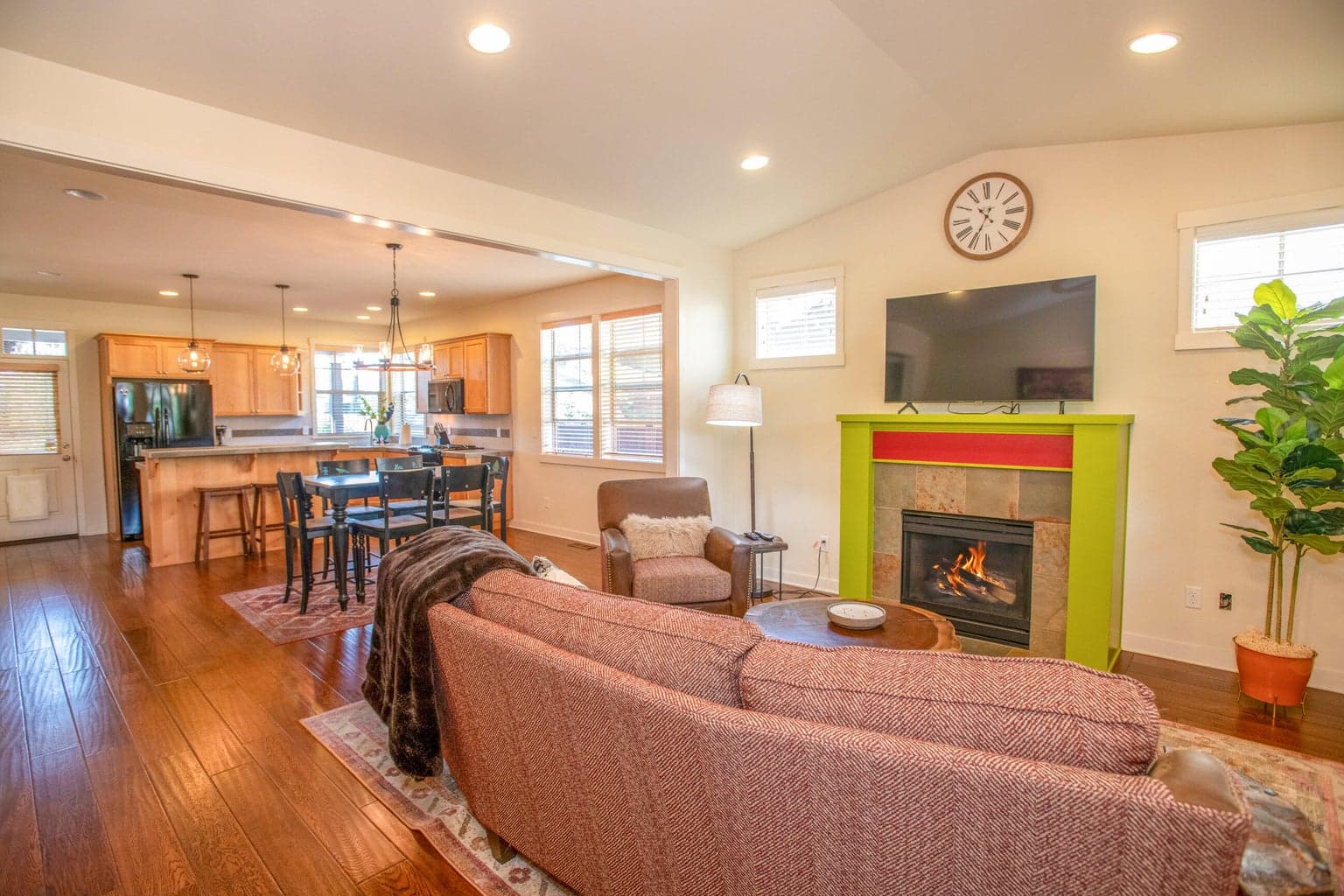 Photo of 2153 NW Clearwater Drive 9 of 26