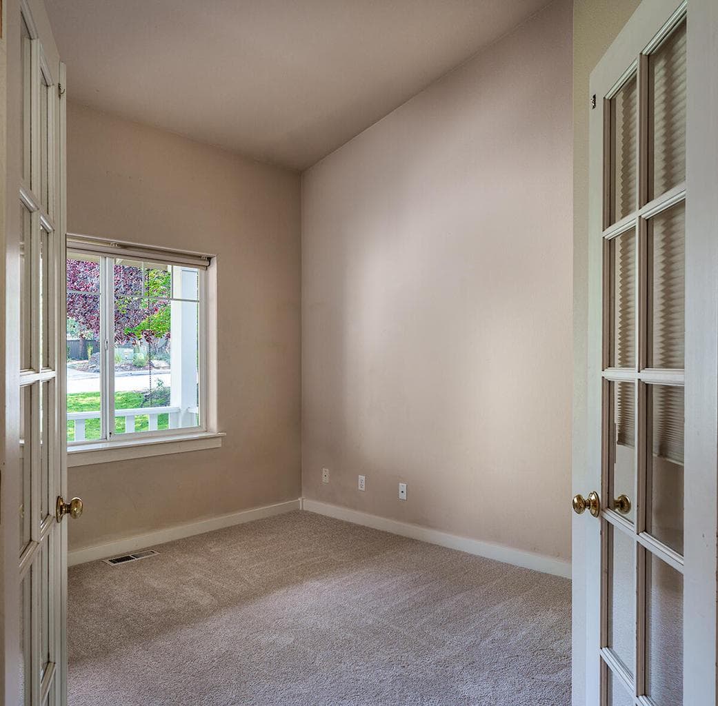 Photo of 1233 NW 18th Street 12 of 17