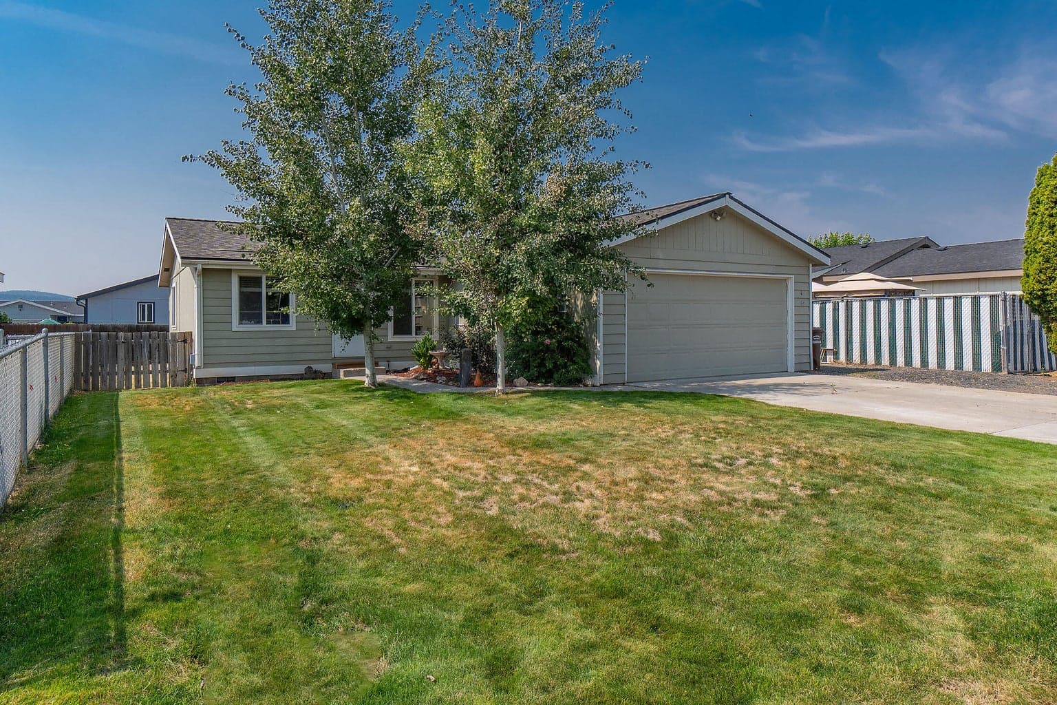 Photo of 1339 Drake 1 of 16