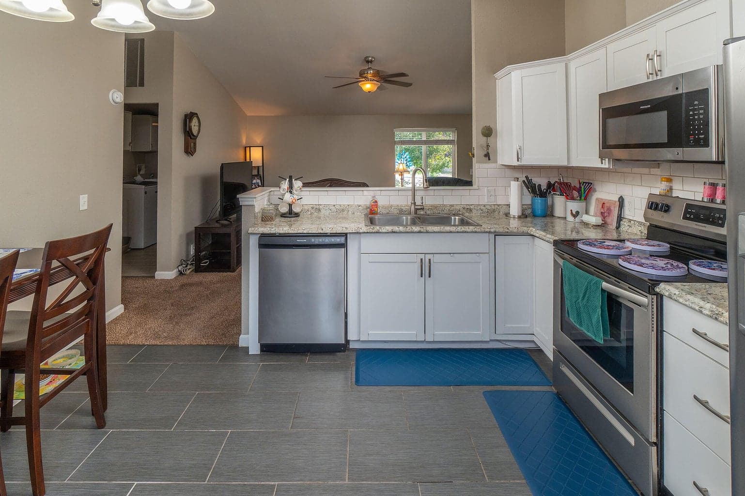 Photo of 1339 Drake 2 of 16