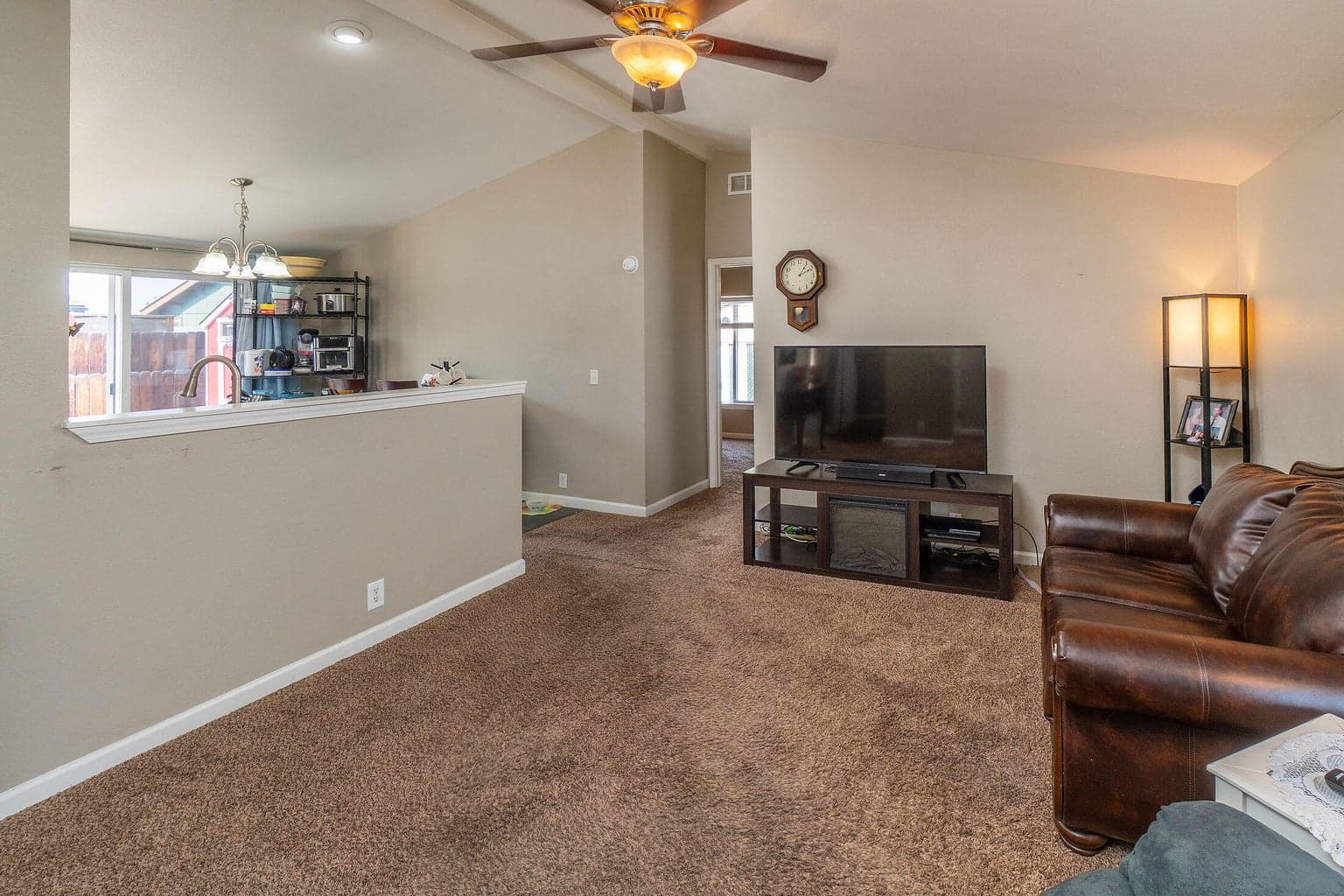 Photo of 1339 Drake 4 of 16