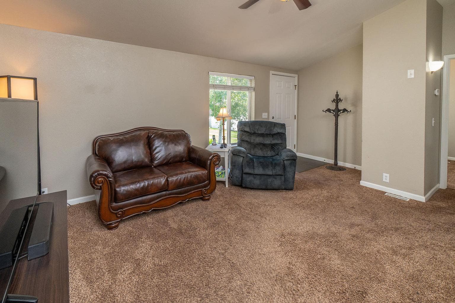 Photo of 1339 Drake 5 of 16